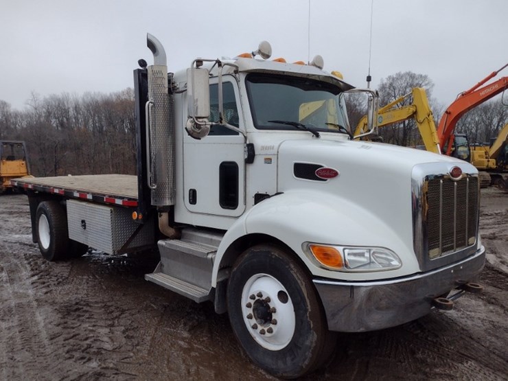 peterbilt-337-image-35