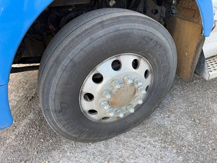 2016-kenworth-t880-image-9