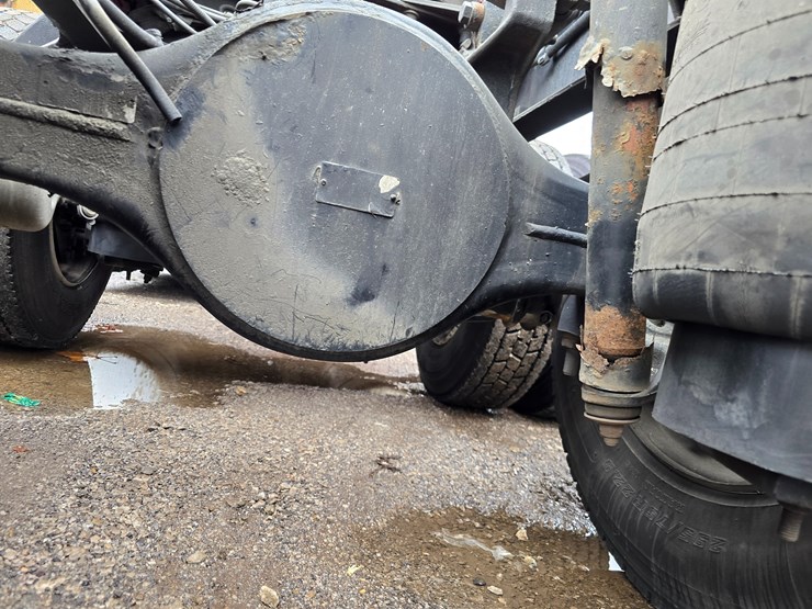 2017-peterbilt-579-image-112