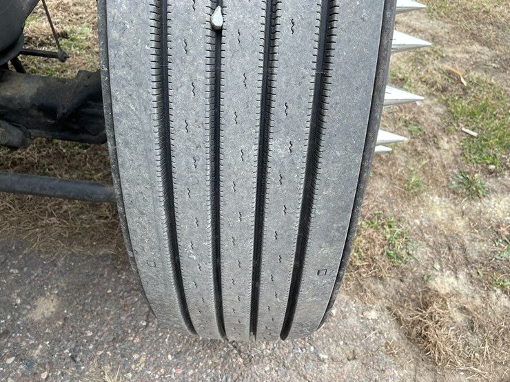 #1043-•-2009-freightliner-semi-(wi-title-in-delay)-image-82