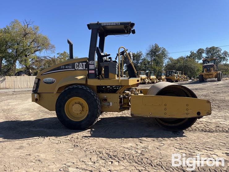 caterpillar-cs-423e-image-4