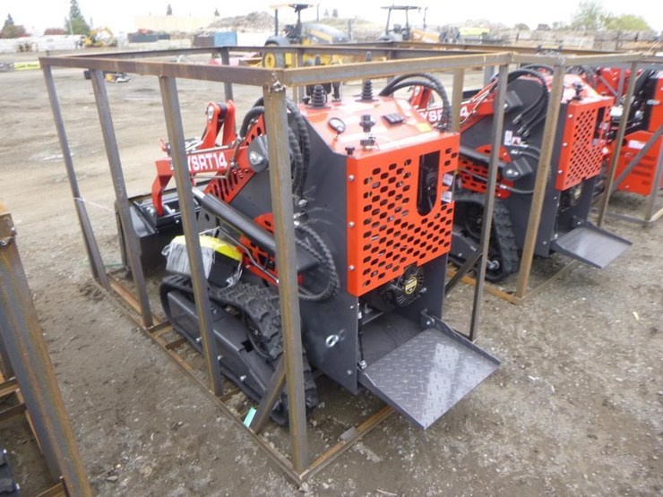 2025-agt-ysrt14-skid-steer-track-loader-image-4