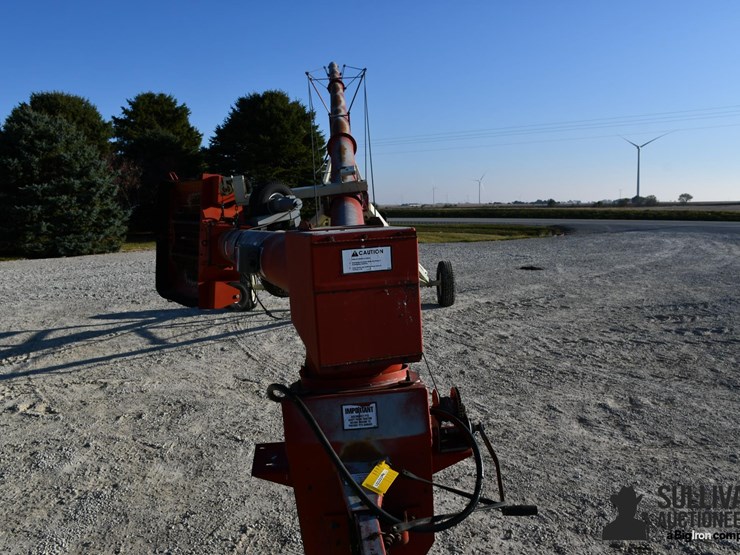 buhler-farm-king-y1060tm-10"x60'-swing-away-auger-image-11