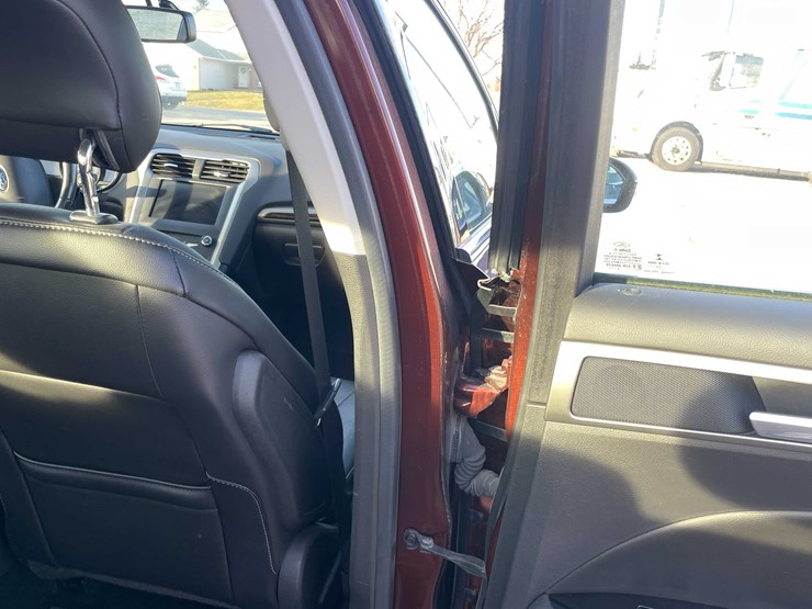 #1388-•-2015-ford-fusion-(has-wi-title)-(of)-image-58