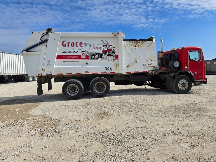 2003-peterbilt-320-image-34