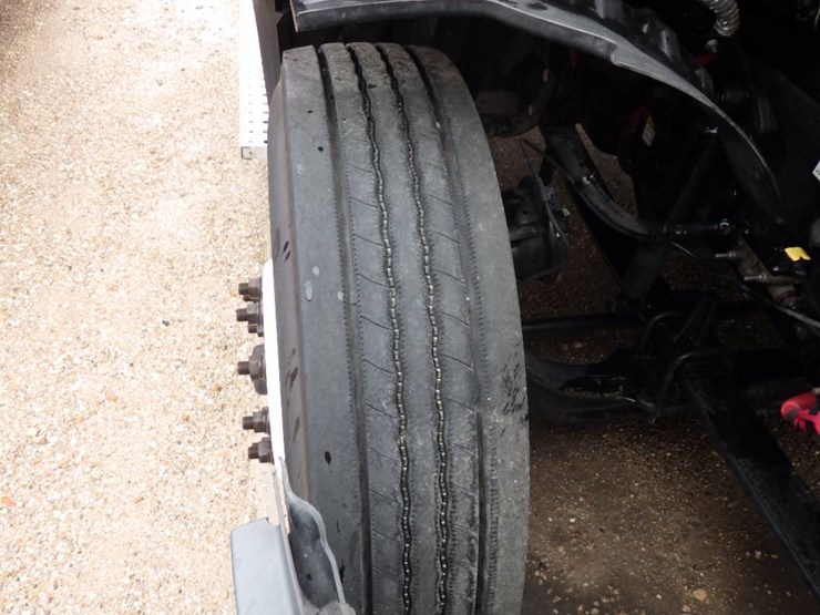 2019-freightliner-cascadia-116-image-26