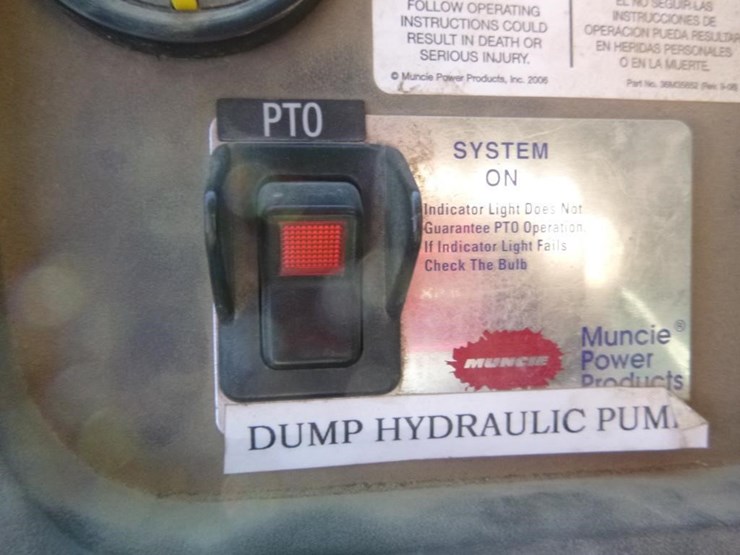 2009-sterling-lt9500-image-6