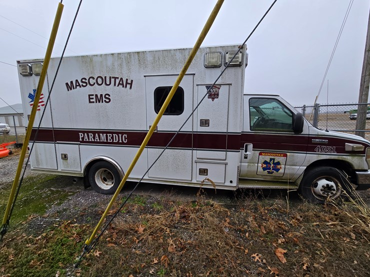 2010-ford-e450-image-18