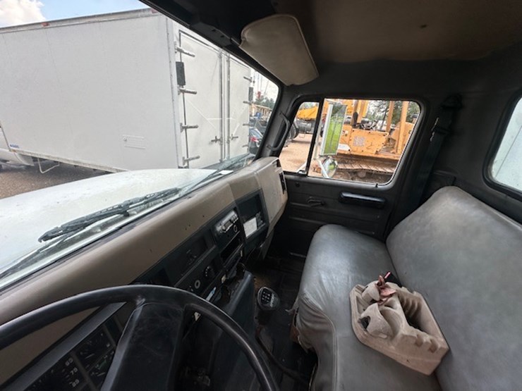 1994-international-4700-image-29