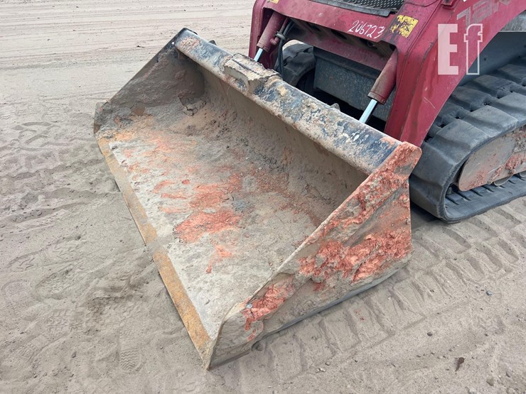 2019-takeuchi-tl8-image-9