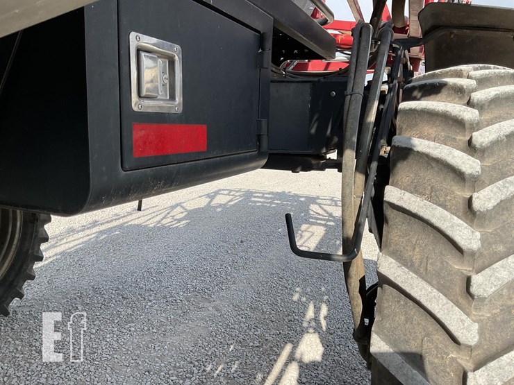 case-ih-patriot-3330-image-36