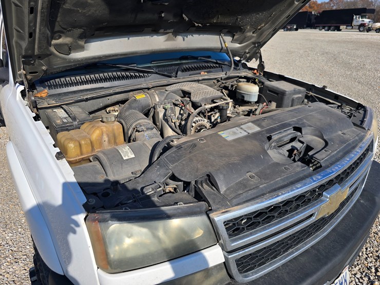 chevrolet-silverado-3500-image-45