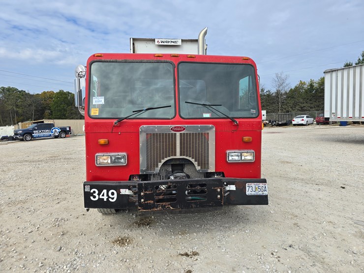 2003-peterbilt-320-image-50