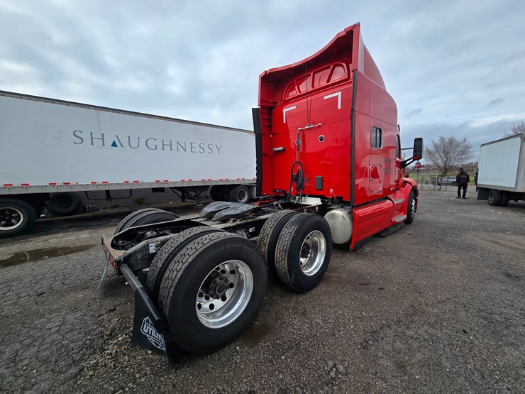 2017-peterbilt-579-image-26