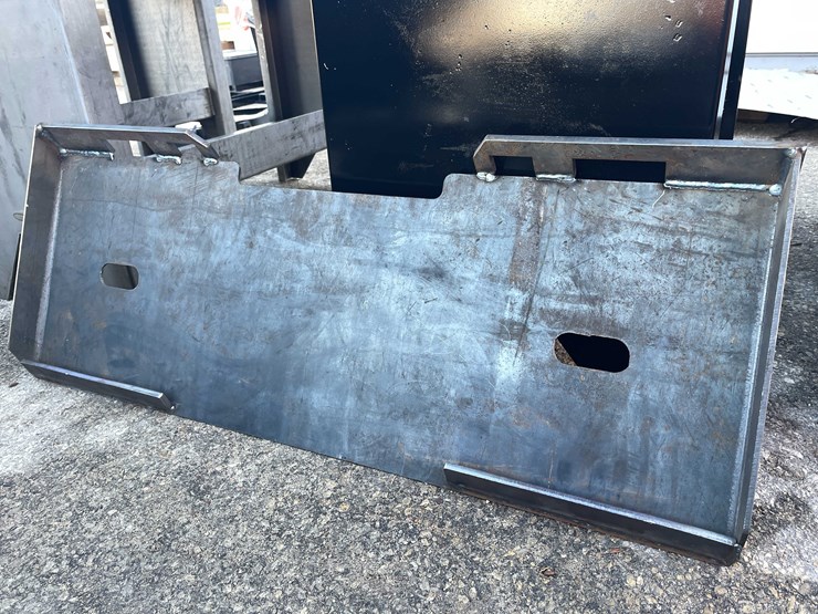 #6283-•-formed-skid-steer-frame-(o6)-image-1