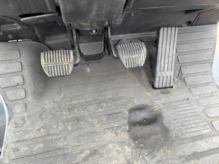 2011-toyota-8fgcu30-image-24