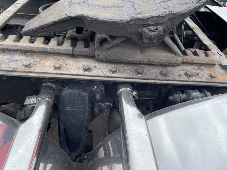 #1043-•-2009-freightliner-semi-(wi-title-in-delay)-image-16