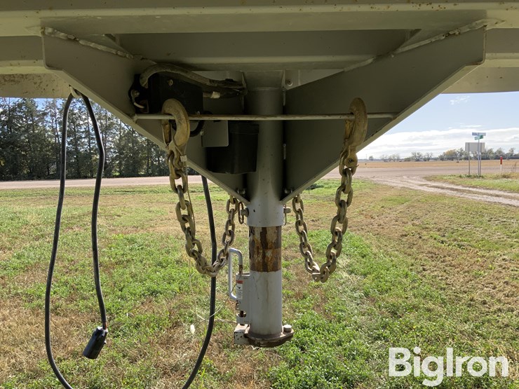 2019-elite-tri/a-gooseneck-livestock-trailer-image-9