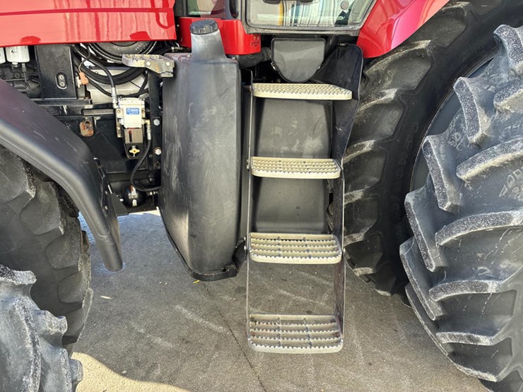 case-ih-magnum-305-image-33