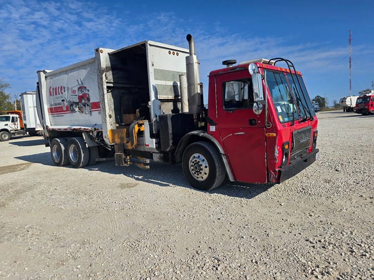 2007-mack-le613-image-40