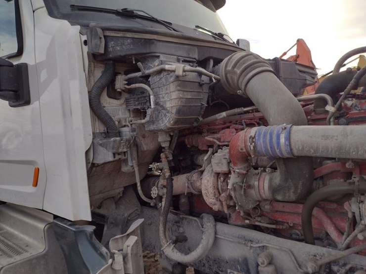 peterbilt-567-image-21