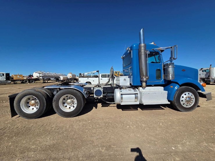 2013-peterbilt-367-image-4