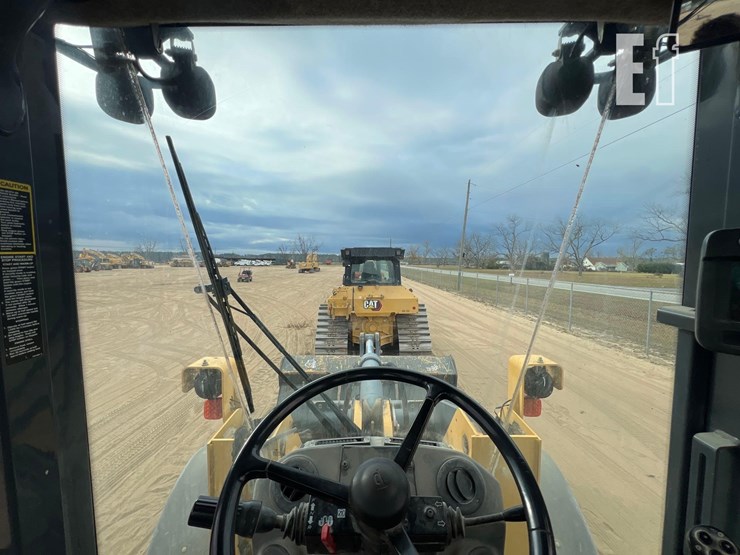 2011-deere-544k-image-37