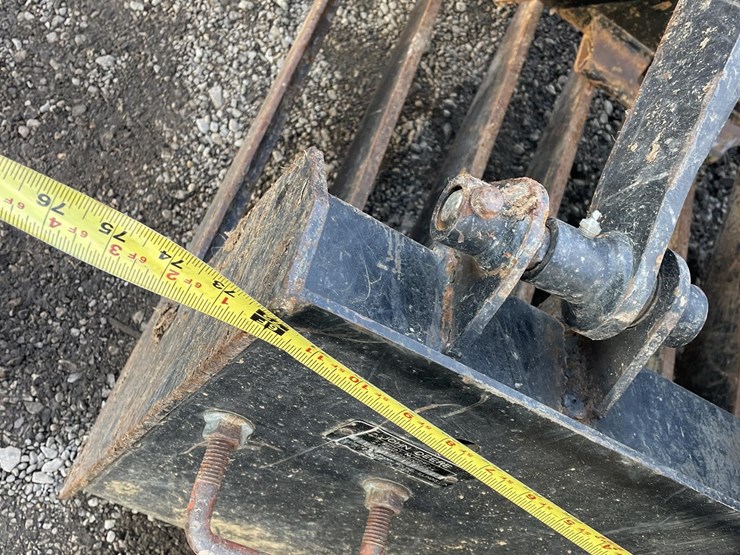 2006-deere-ct322-image-16