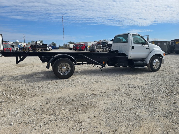 2004-ford-f650-image-27