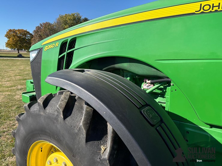 john-deere-8260r-image-13