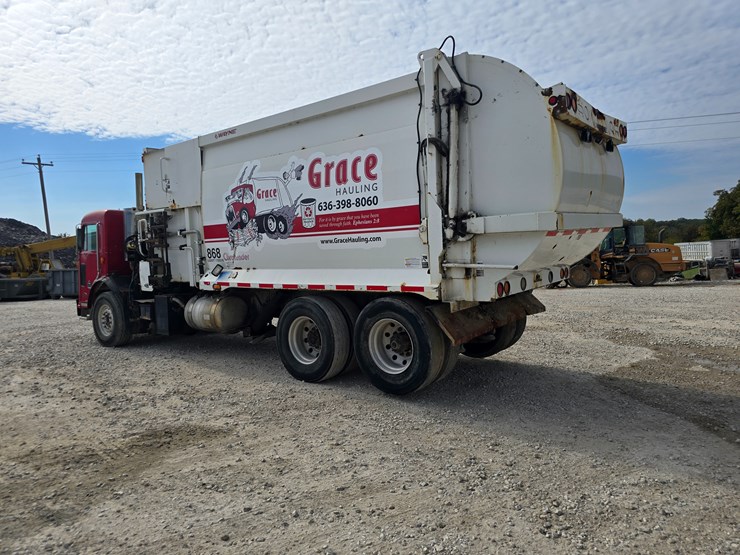 2003-peterbilt-320-image-17