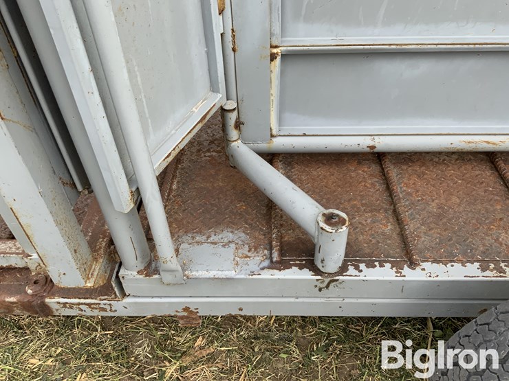 pearson-portable-hydraulic-squeeze-chute-image-19