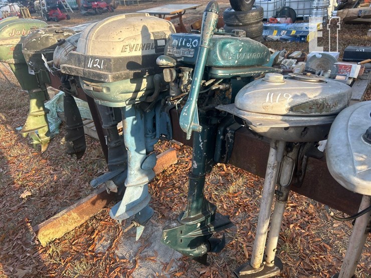 vintage-evinrude-outboard-motor-image-2