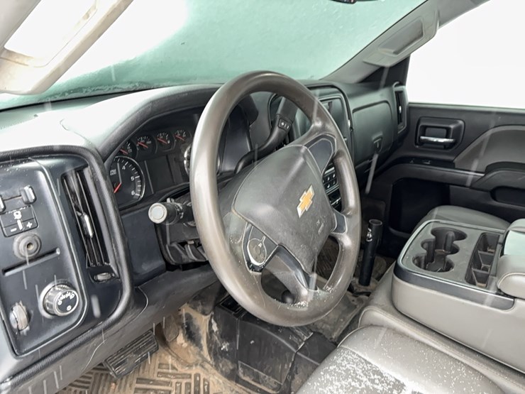 2017-chevrolet-2500hd-image-16