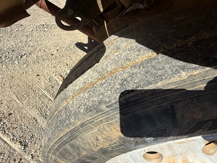 mack-r686st-image-14