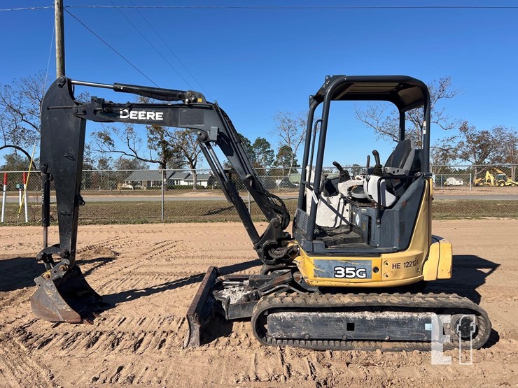 2015-deere-35g-image-1