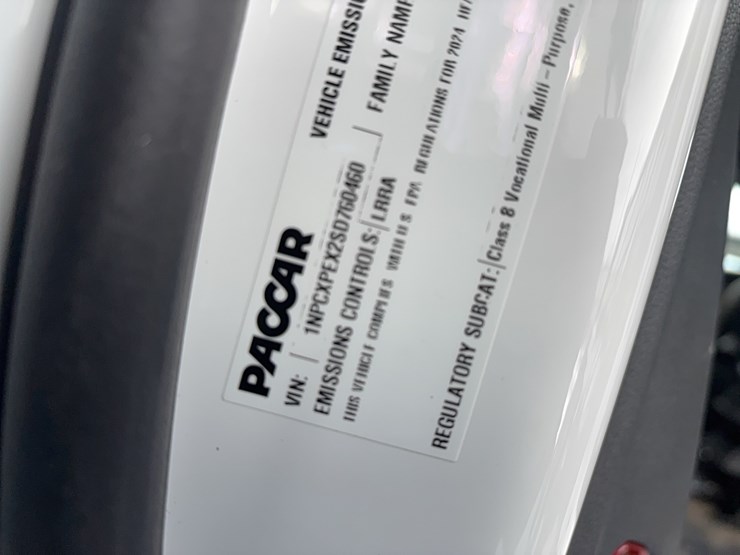 peterbilt-567-image-17