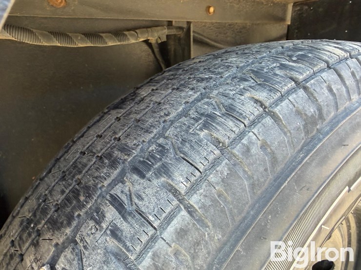 2017-john-deere-6-image-17