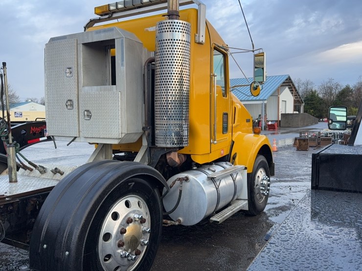 2008-kenworth-t800-image-6