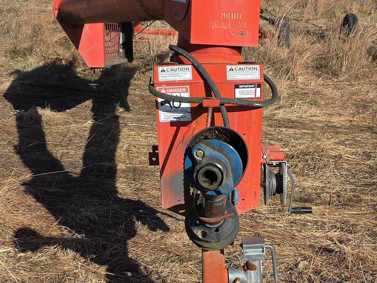 westfield-1060-auger-w/swing-hopper-image-2