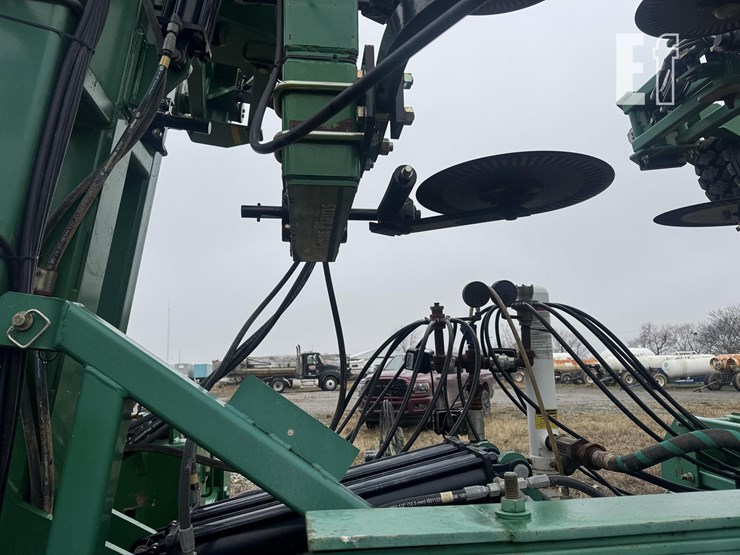 2015-great-plains-np40-image-25