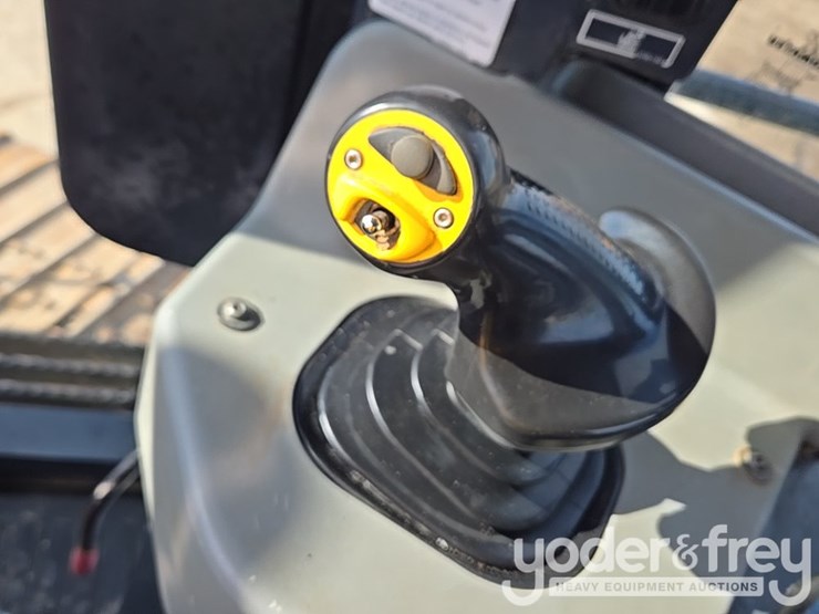 2018-komatsu-d61pxi-24-image-116