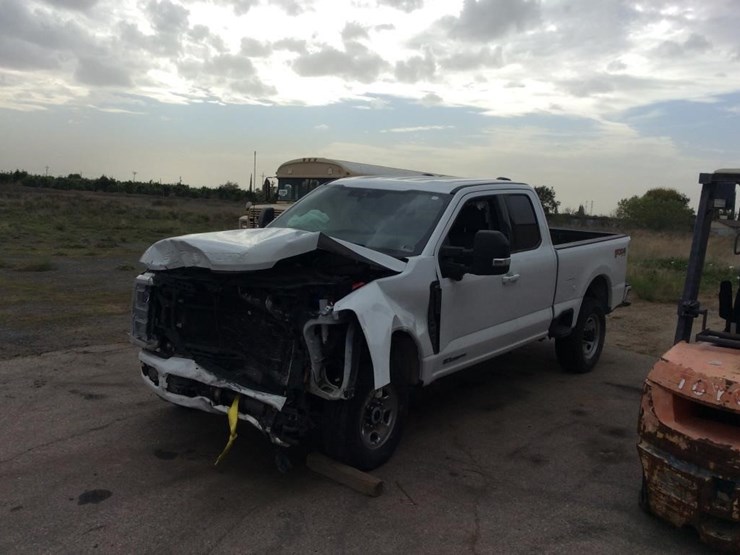 2024-ford-f250-image-2