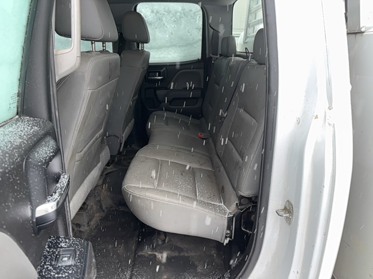 2017-chevrolet-2500hd-image-12