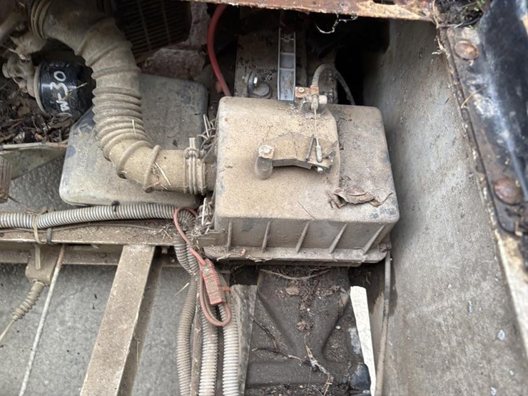 2012-club-car-turf-2-image-16