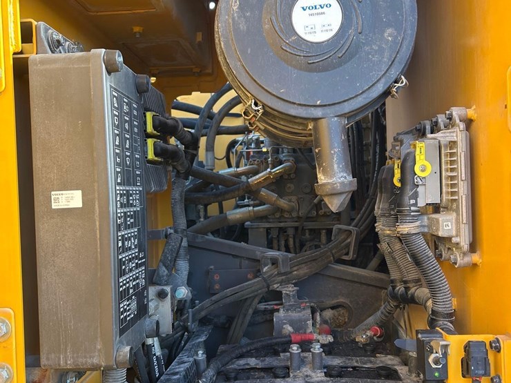 volvo-ec220el-image-18