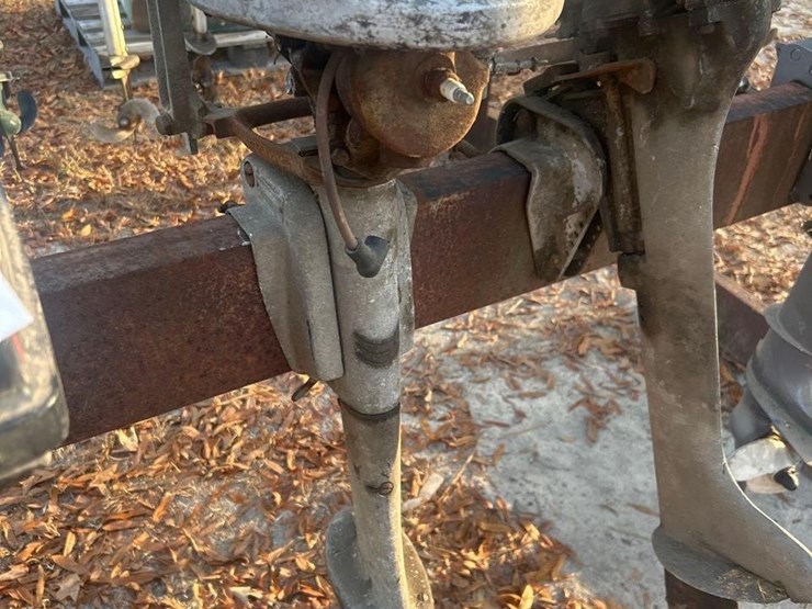 (2)-evenrude-outboard-motor-image-3