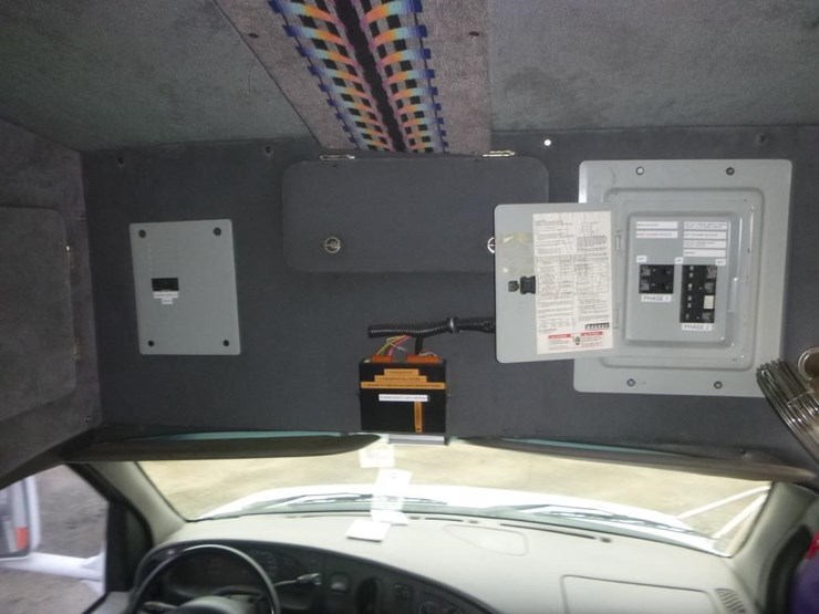 1997-ford-e450-image-17