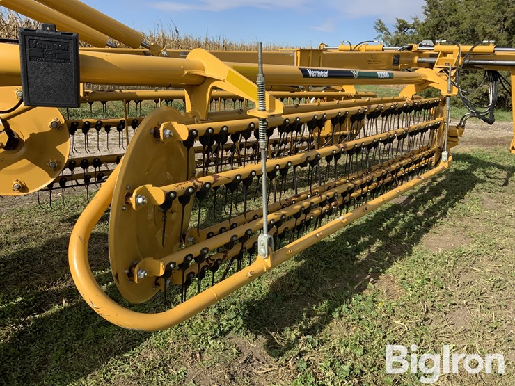 2012-vermeer-r2800-image-17