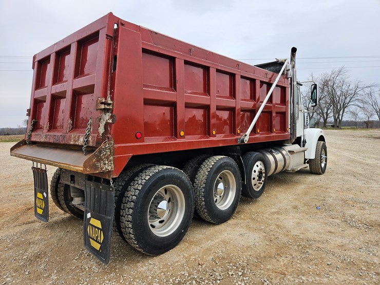 freightliner-122sd-image-19